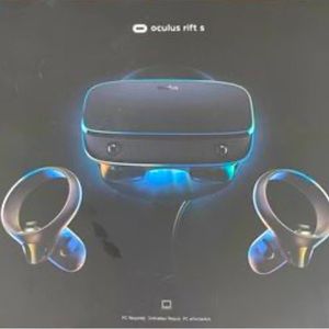 Oculus Rift S VR headset and controls